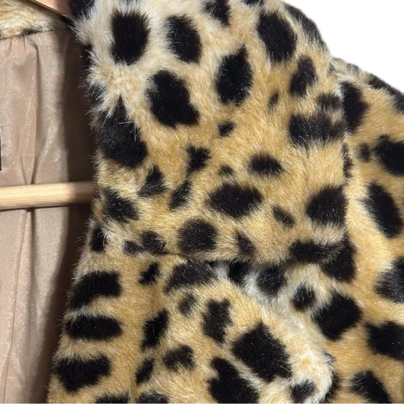 Ann Taylor Leopard Print Faux Fur Long Sleeve Jacket with Pockets - Picture 5 of 9